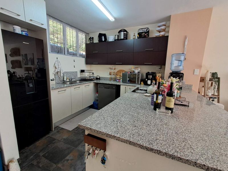 2 bed, 1.5 bath duplex in Queenswood - Photo 6