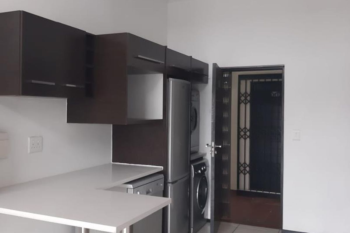 Modern 2-Bedroom, 2-Bathroom Apartment – Greenstone Area - Photo 5