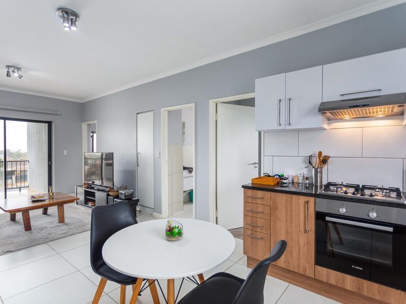 Blissful 2 Bedroom Apartment For Sale In Burgundy Estate - Photo 3