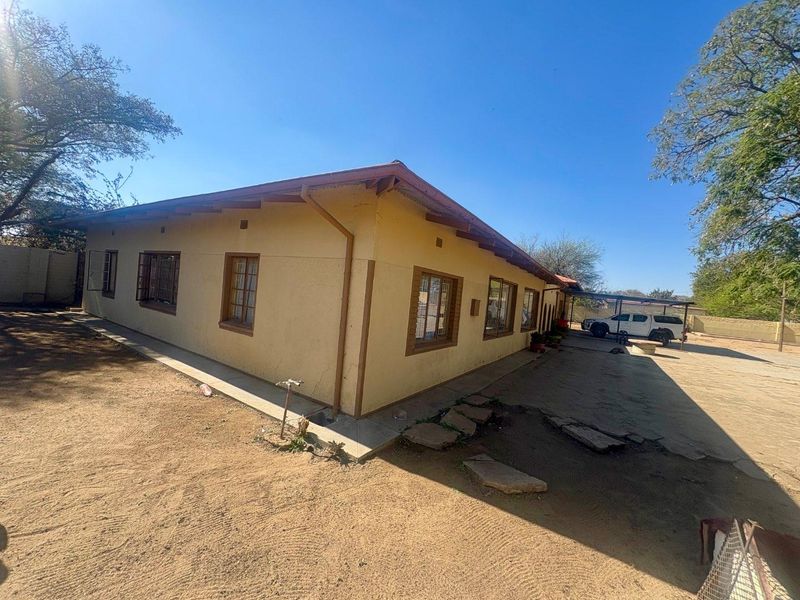 4 Bedrooms House For Sale in Okahandja - Photo 4