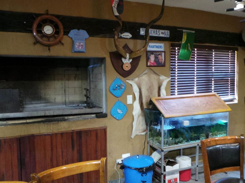 Perfect for the large family and the entertainer! - Photo 4