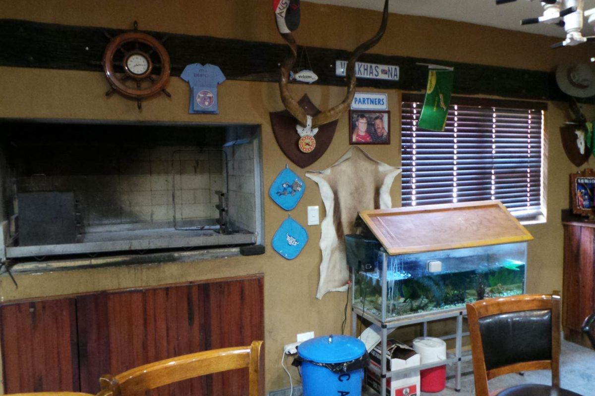 Perfect for the large family and the entertainer! - Photo 4
