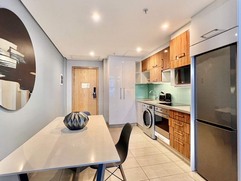 2 BEDROOM | 2 BATHROOM APARTMENT - Photo 5