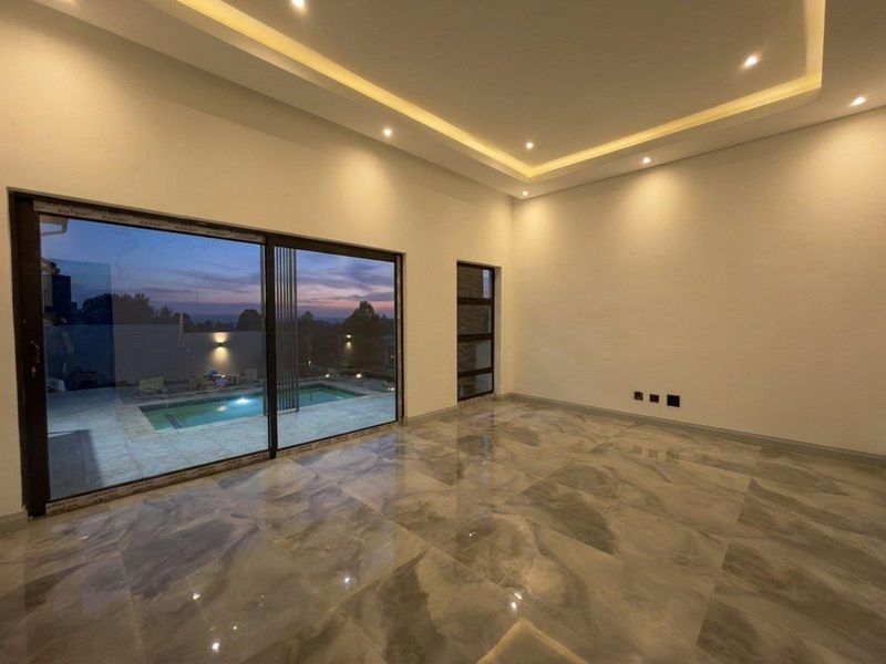 Stone Quarter | Luxury Single Storey Cluster Backing onto the Conservation Belt - Photo 6