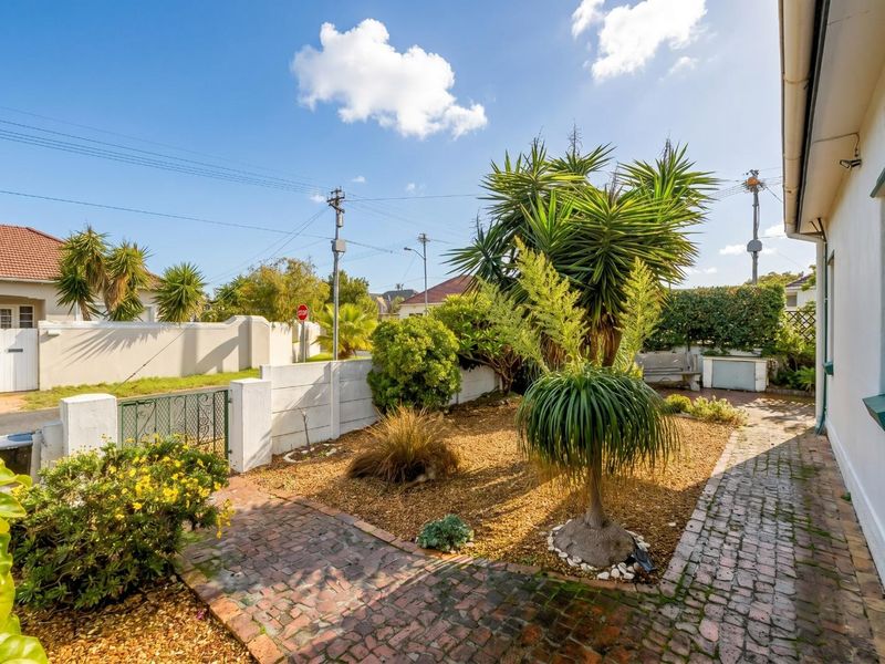 Family Living Meets Entertainer’s Delight in the Heart of Plumstead - Photo 2