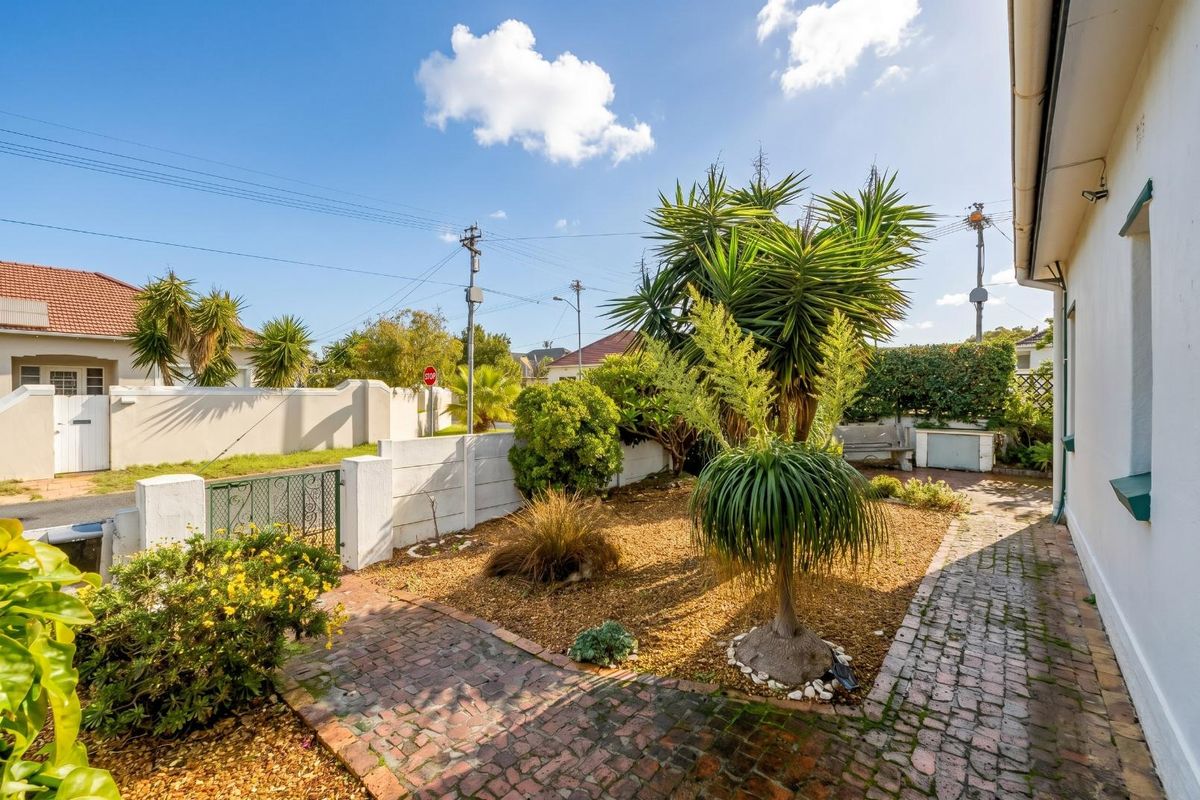 Family Living Meets Entertainer’s Delight in the Heart of Plumstead - Photo 2