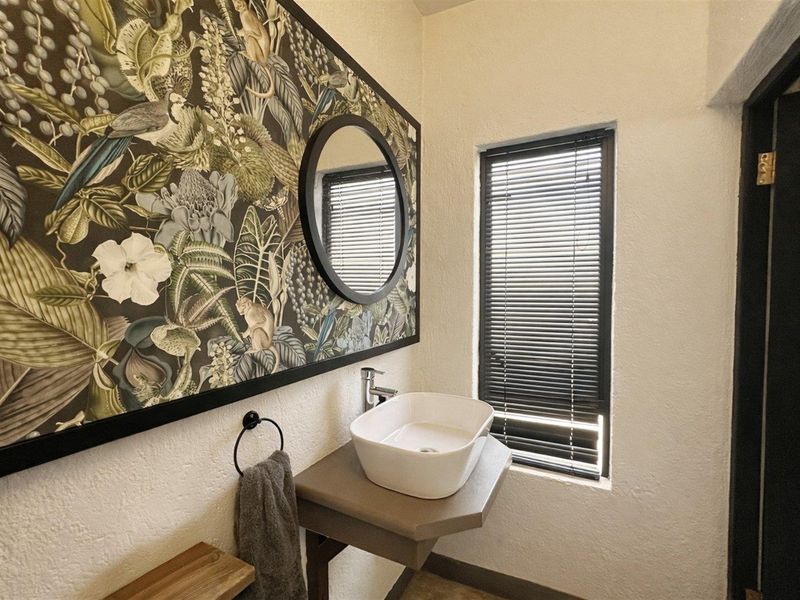 Private Lodge Living in Hoedspruit Wildlife Estate - Photo 8