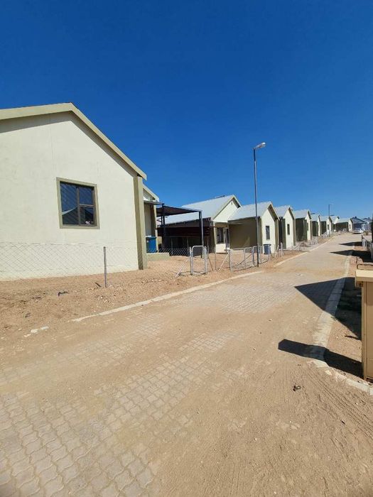 Property #2331184, Townhouse Sold in Otjomuise