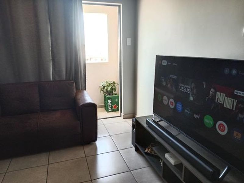 Cranes@Riverside - R 585 000, 2 Beds, 1 Bath - Photo 10