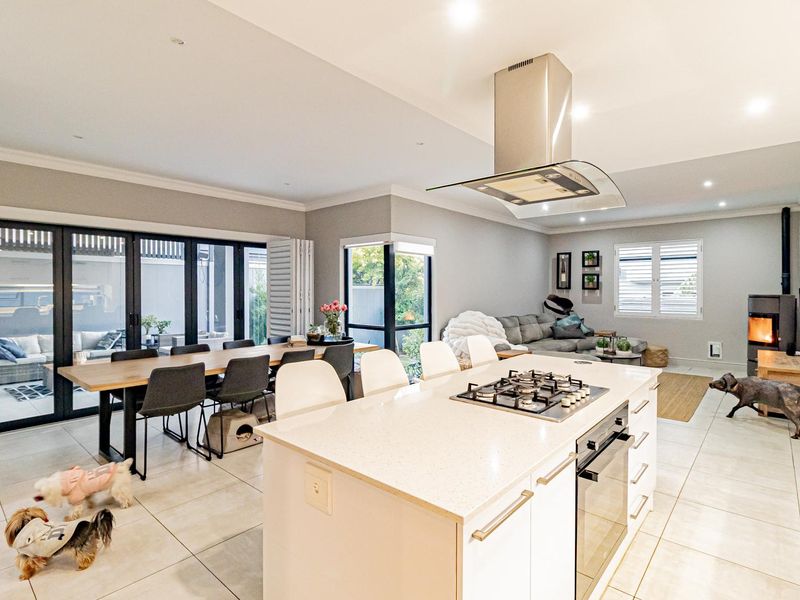 4 bedroom House for Sale in Broadacres - Photo 4
