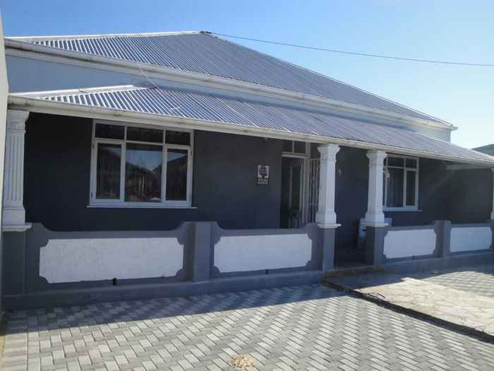 Property #681609, House For Sale in Sydenham