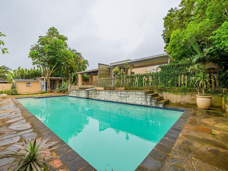 Contemporary 3 bedroom 2 bathroom home with flatlet for sale in Park Hill - Photo 2