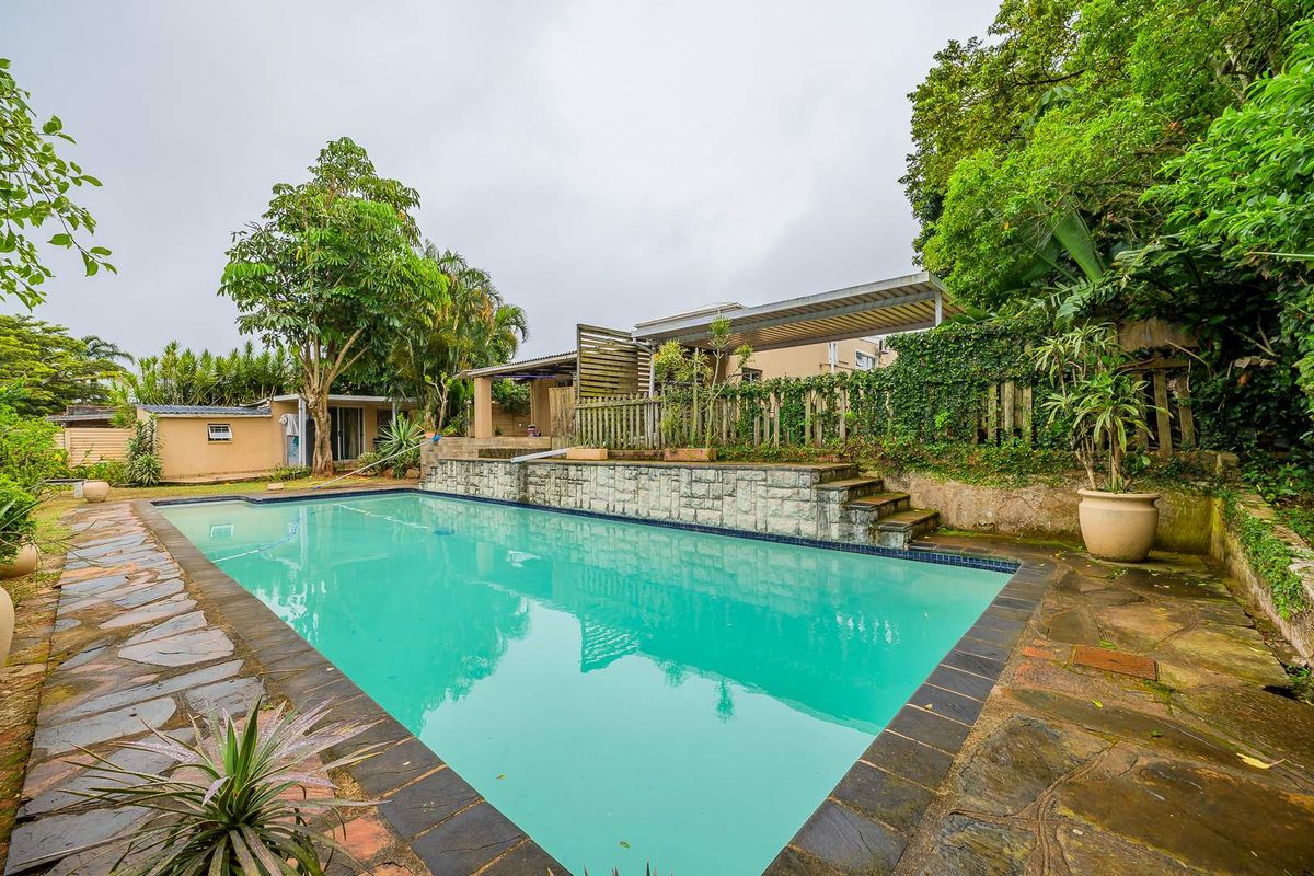 Contemporary 3 bedroom 2 bathroom home with flatlet for sale in Park Hill - Photo 2