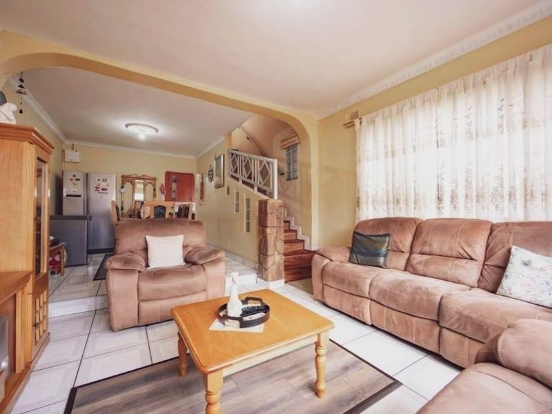 Cozy Family Home in Westcliff with Great Features - Photo 4
