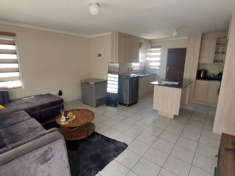 Sky City Living: 3-Bedroom Home with Modern Touches! - Photo 4