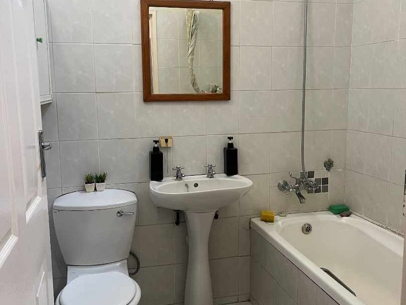 Stunning 2 Bedroom Apartment for Sale at Glenwood - Photo 8