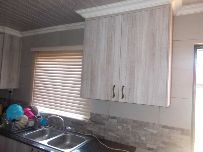 Awesome property looking for a new owner - Photo 9