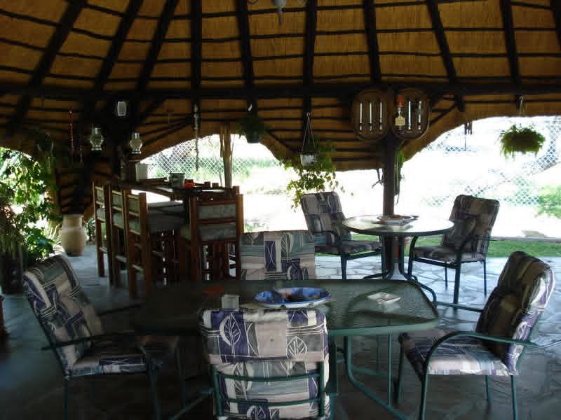 This smallholding is ideal for those seeking a blend of farming potential and a warm family lifestyle in the heart of Omaruru's natural beauty.✨️ - Photo 4