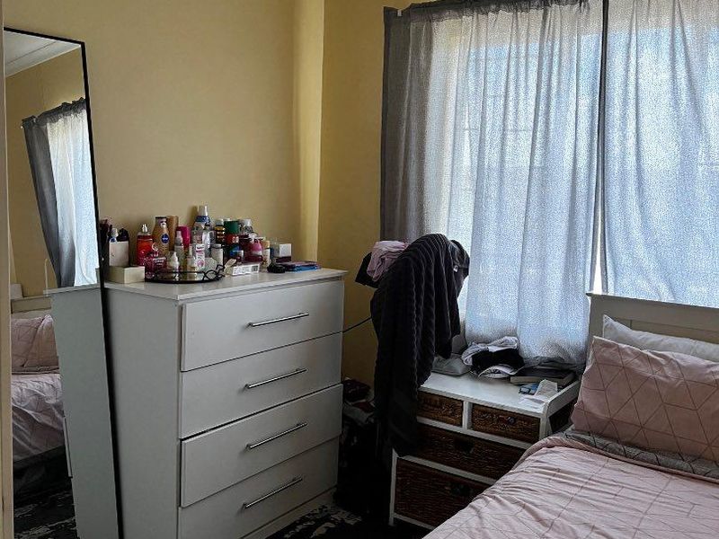 Upstairs Corner 2-Bed Flat — Wanaheda | N$650,000 (N$50,000 Below Valuation). - Photo 6