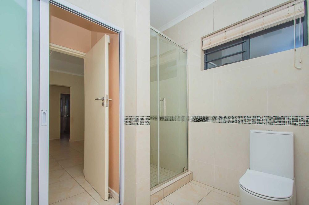 En-suite with shower
