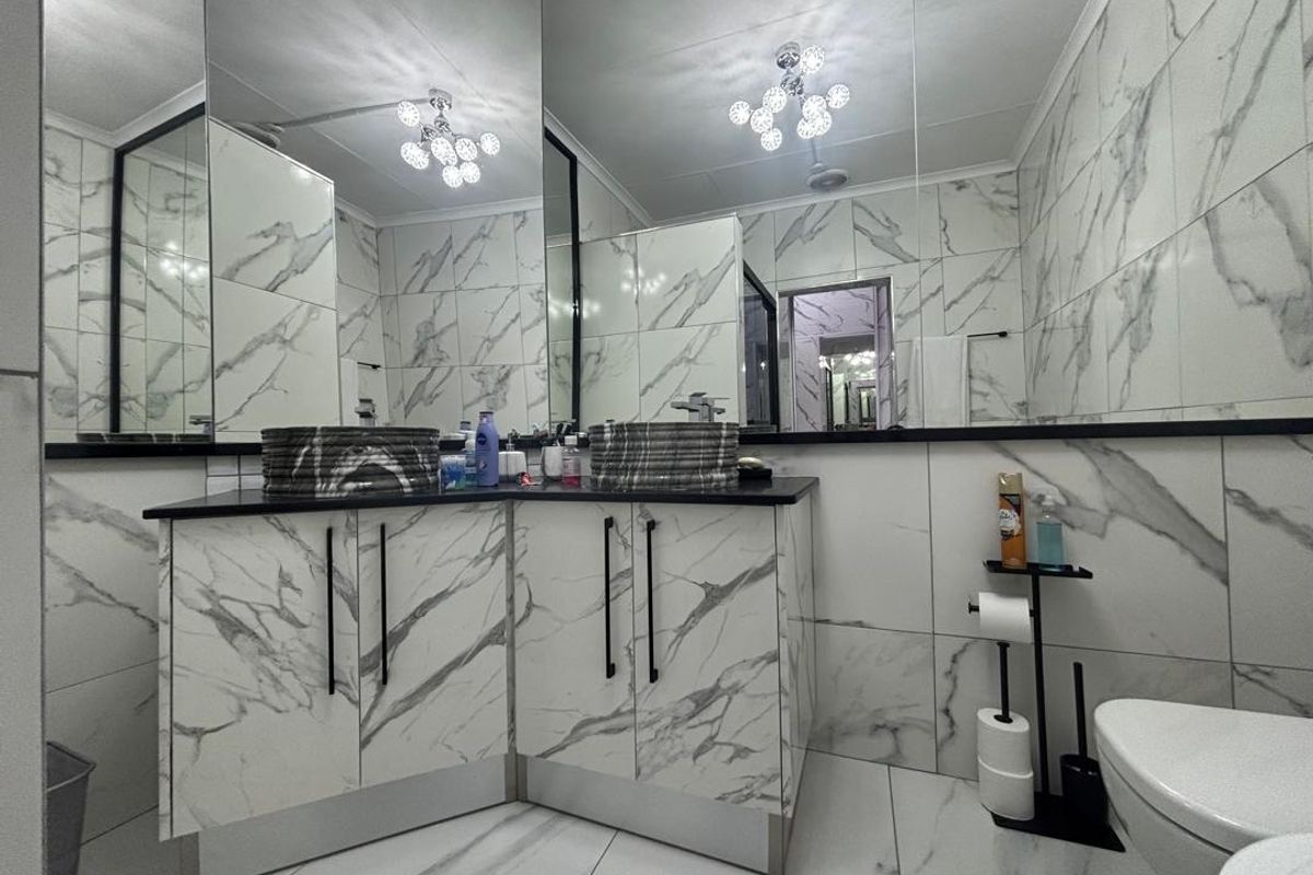 Newly renovated home for sale in Kleine Kuppe - Photo 4