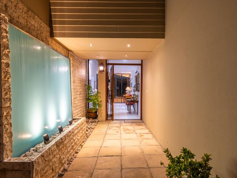 Ultimate Multi-Generational Luxury Living - Photo 4