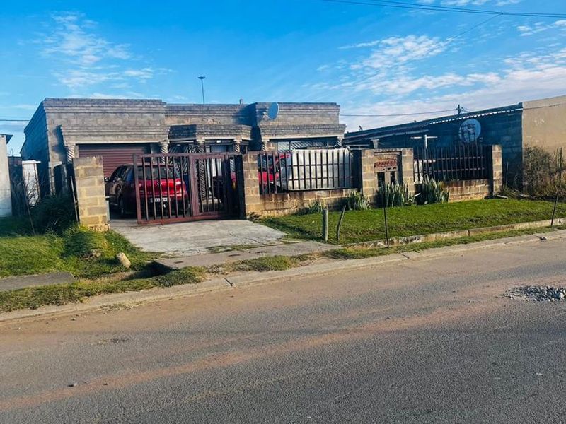 5 Bedroom House for Sale in Madadeni, Section R, KwaZulu-Natal - Photo 3