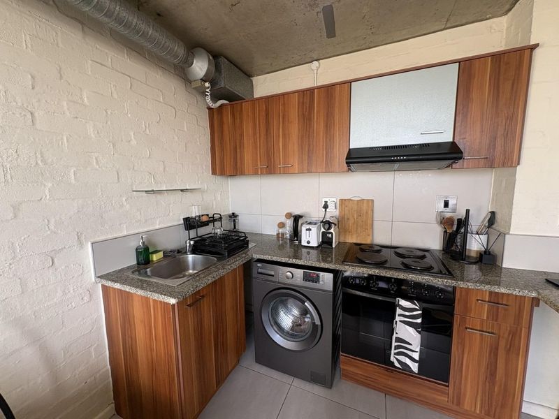 Modern Industrial Apartment with Ocean & Harbour Views | The Hub, Woodstock - Photo 4