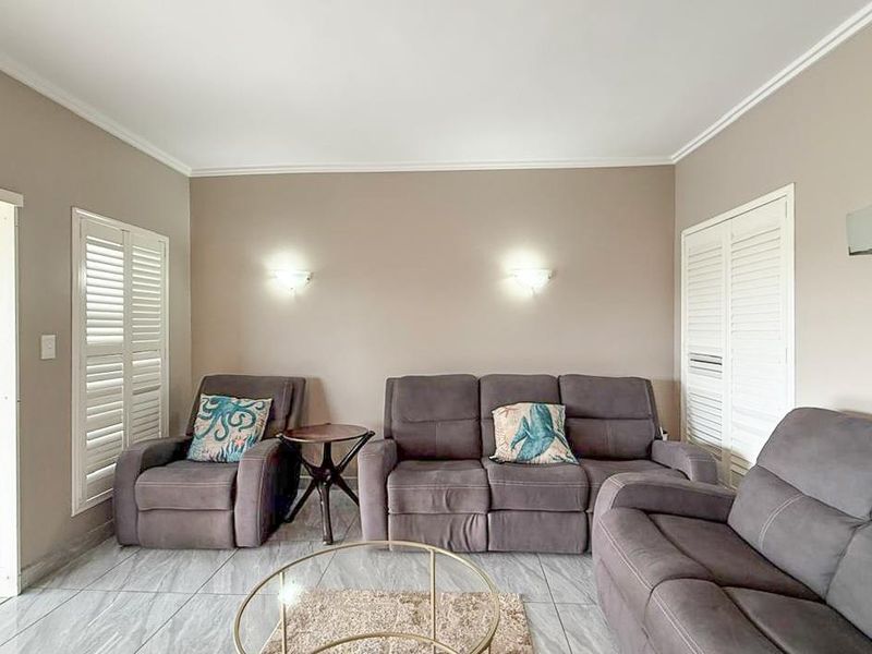 Two bedroom Apartment - Photo 2