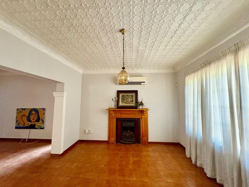 SPACIOUS  FAMILY RETREAT IN THE HEART OF WESTDENE - Photo 3