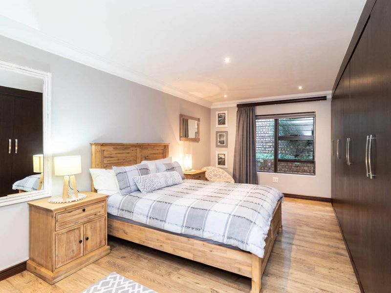 Graceful Living in a Home Designed for Family and Entertaining in a Secured Estate - Photo 5