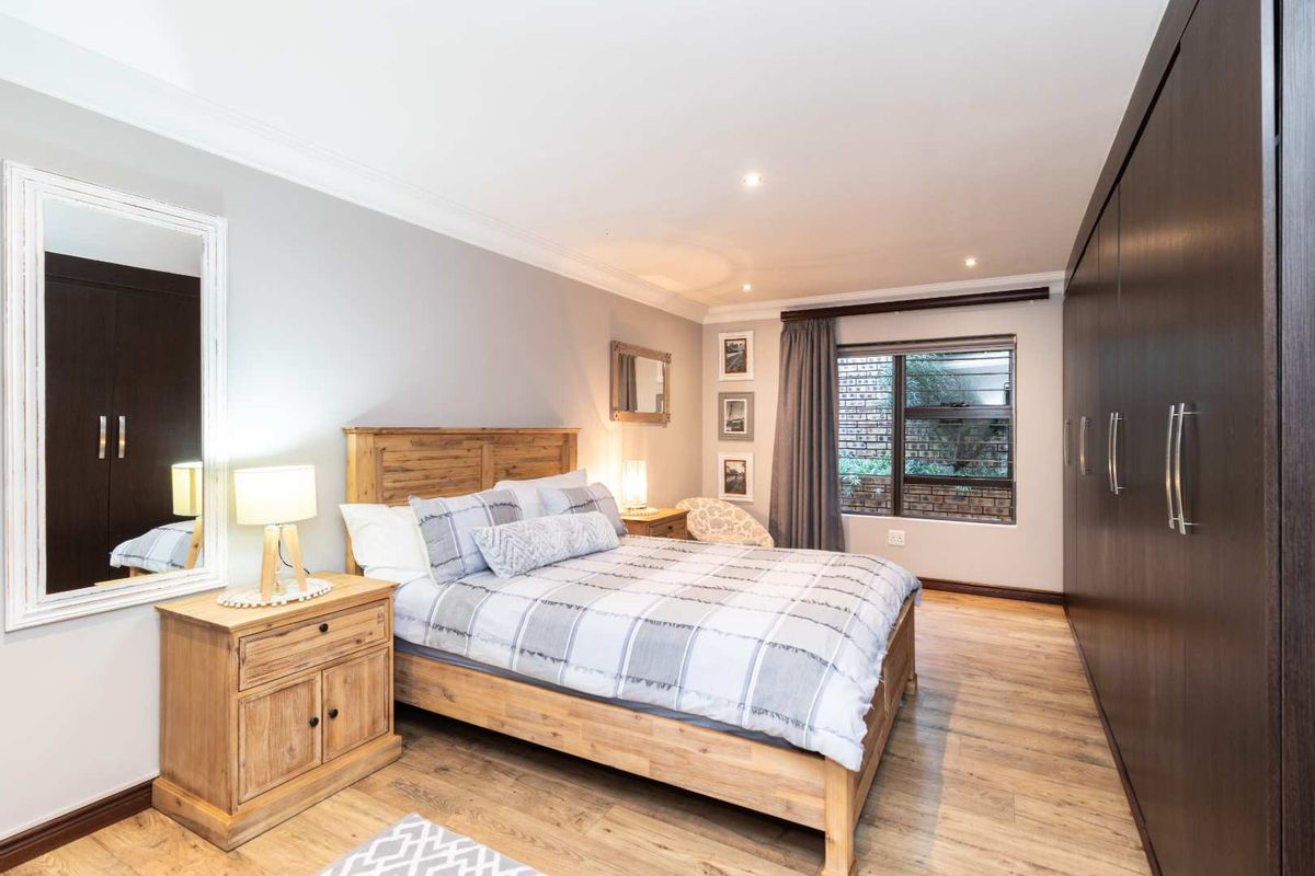 Graceful Living in a Home Designed for Family and Entertaining in a Secured Estate - Photo 5