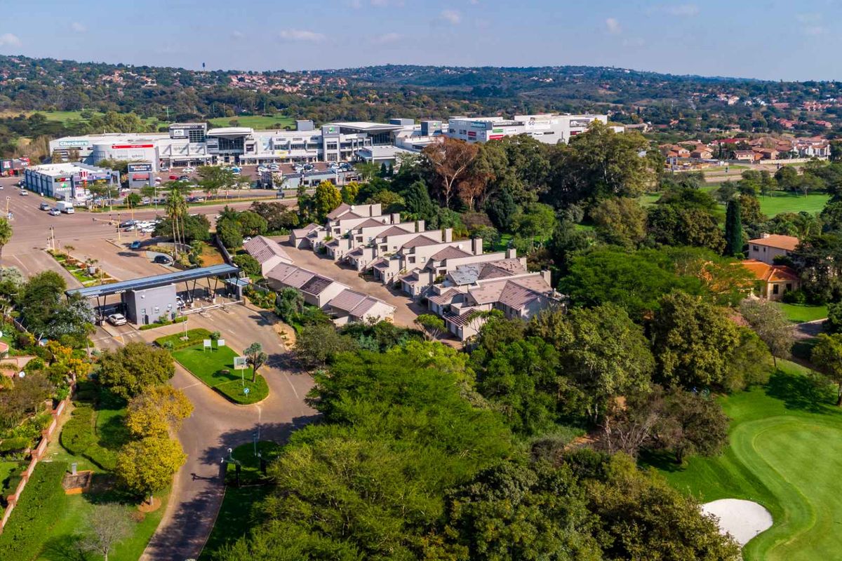 Elegant Fully Furnished Living in Woodhill Golf Estate - Photo 5