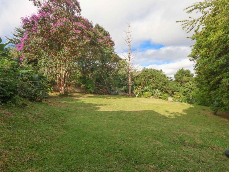 Spacious Family Home on 2303m2 | 4 Beds | Flat Land | Entertainer’s Dream! - Photo 10