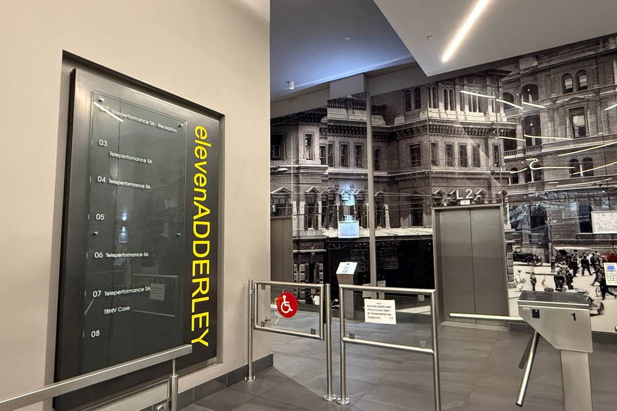 Move in ready 3149m2 office to let - Photo 2