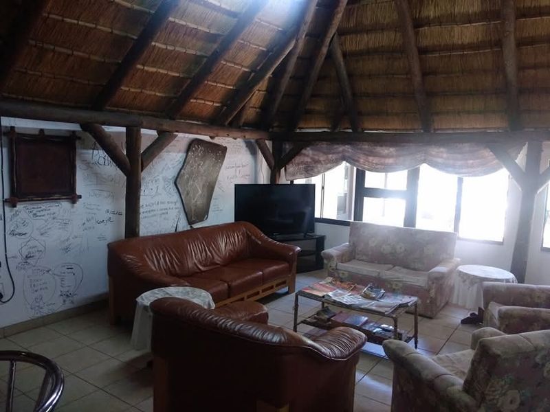 This beautiful smallholding is situated about 10km North of Okahandja on the Hochveld Road. This property truly does have it all, and then some...... - Photo 4