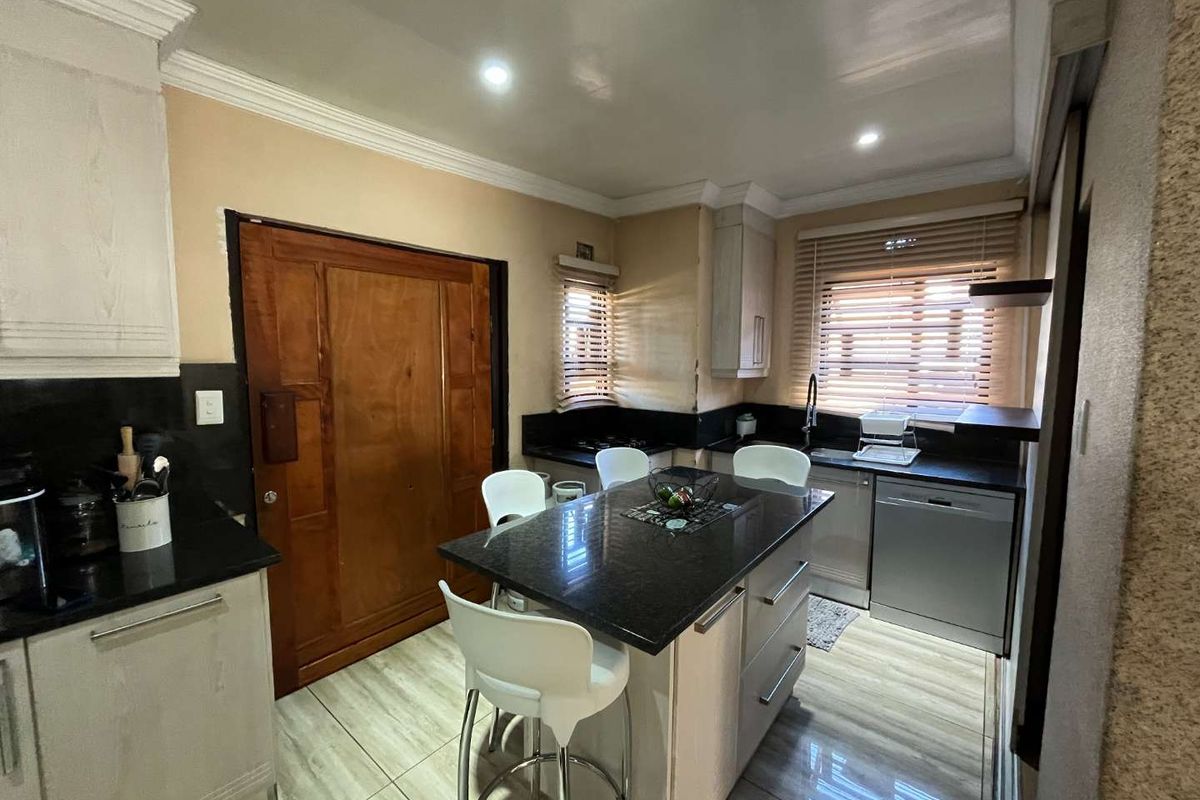 Exceptional 3-Bedroom Home with Solar, Office & Premium Finishes - Photo 3