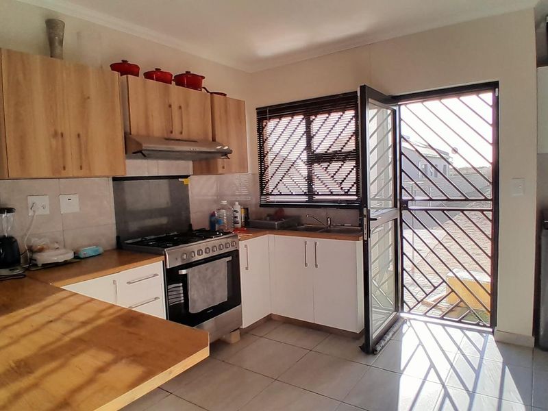 2 Bedroom House For Sale in Osona Village - Photo 3