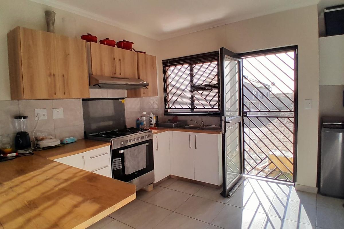 2 Bedroom House For Sale in Osona Village - Photo 3