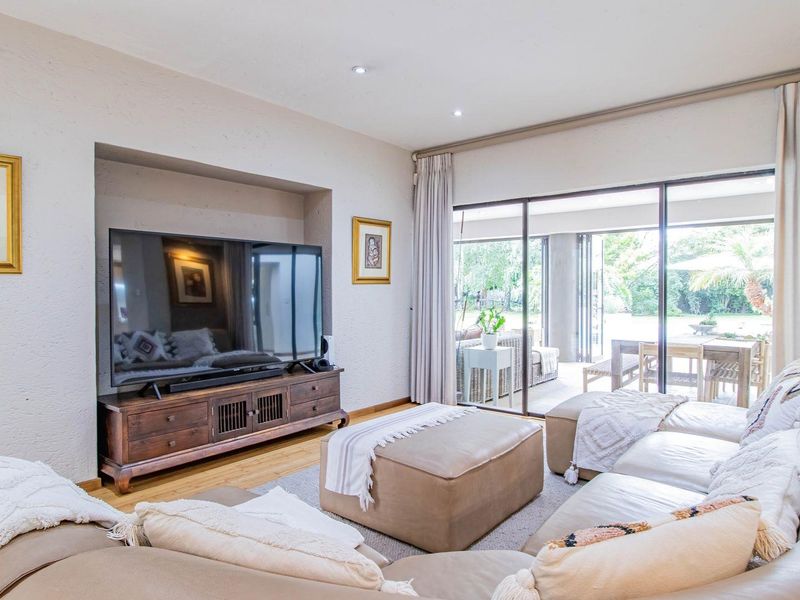 Modern Comfort Meets Timeless Elegance! - Photo 9