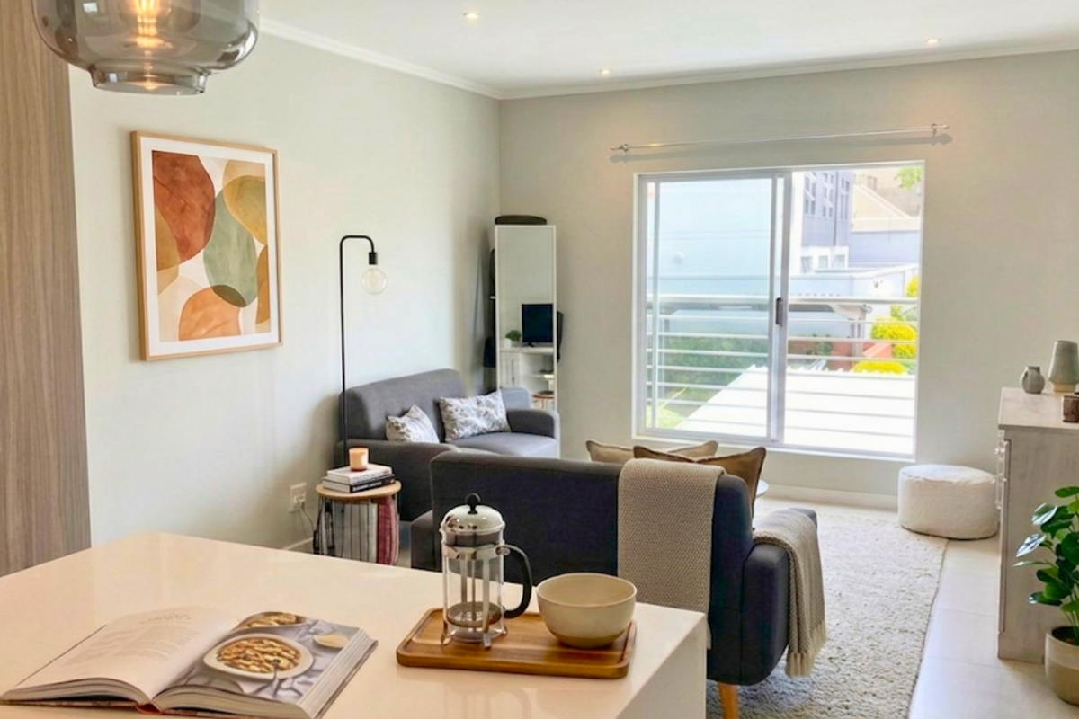 Luxury Living in Prestigious Morningside – Stylish 1-Bedroom Apartment - Photo 3