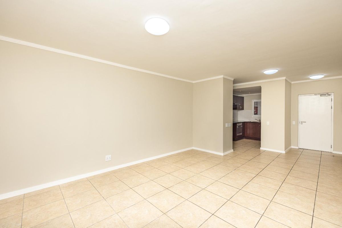 2 bedroomed apartment conveniently situated in Claremont - Photo 4