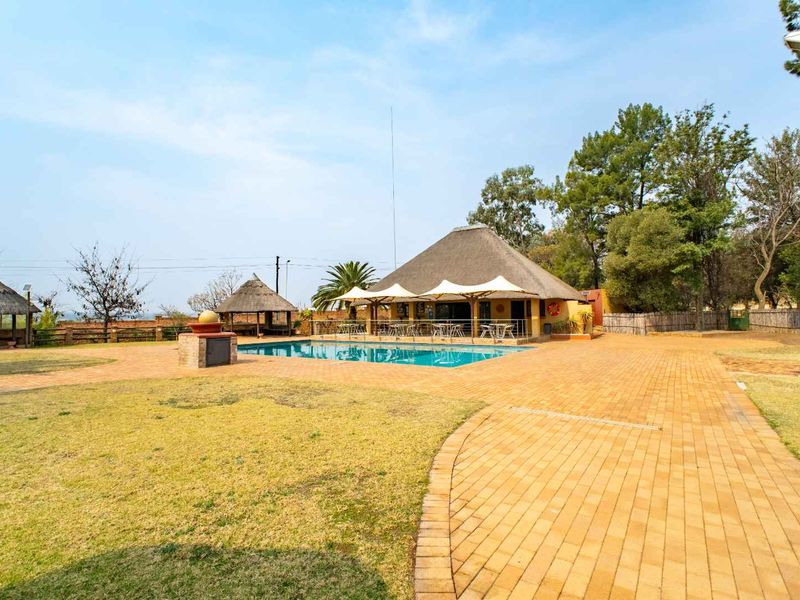For Sale: Stunning Lodge – 4-Star Guest House with Massive Potential in Gauteng - Photo 2