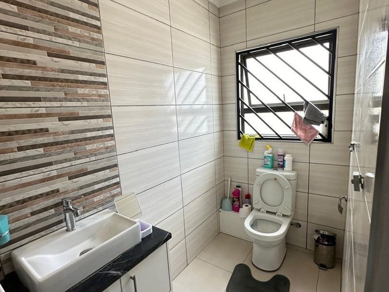 3 bedroom House for Sale - Photo 5