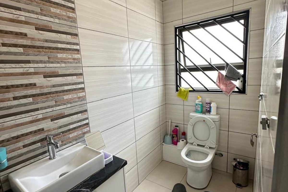 3 bedroom House for Sale - Photo 5