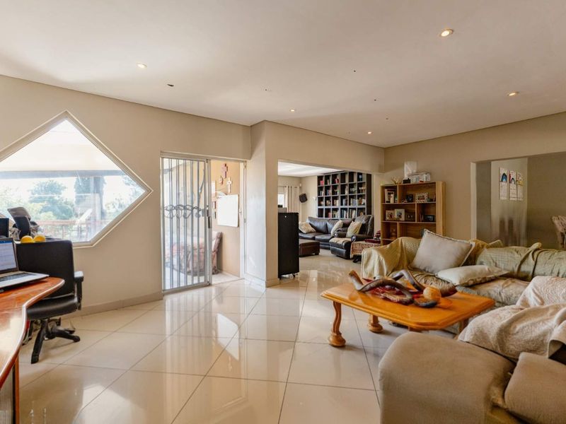 Exceptional Investment Estate with Multiple Income Streams - Photo 6