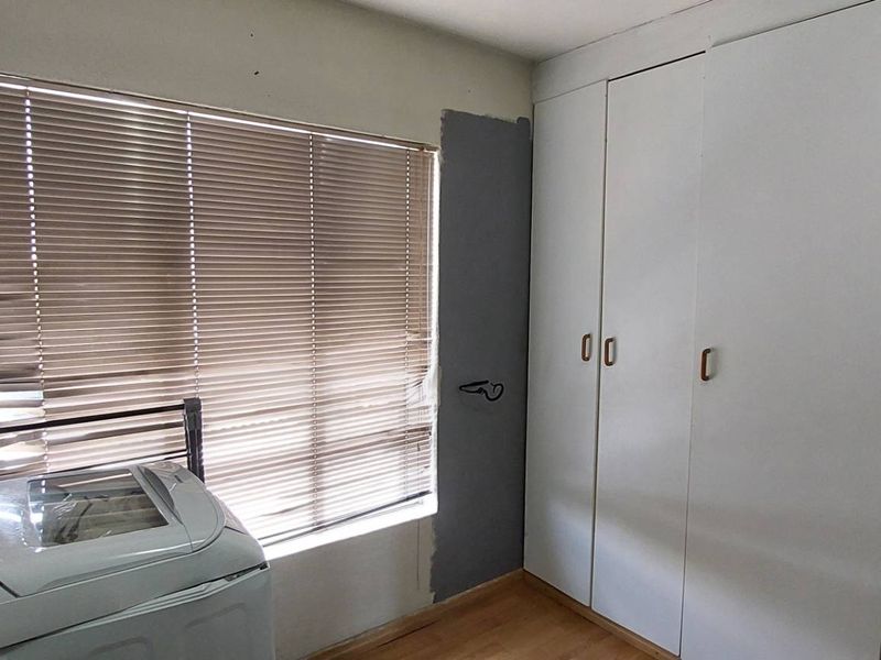 3 Bedroom in Secure Complex - Photo 7