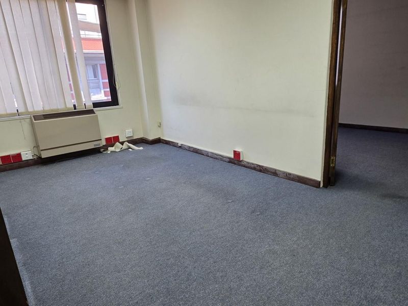 151m2 of Office Space TO LET - Photo 7
