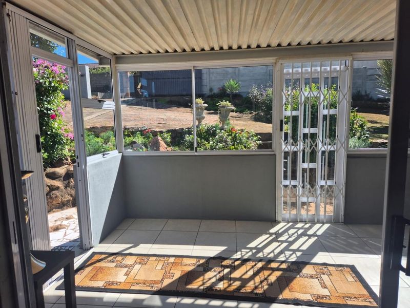 A PLACE TO HANG YOUR HEART! ALL OFFERS FROM R 1850 000.00... TRY YOURS TODAY! - Photo 5