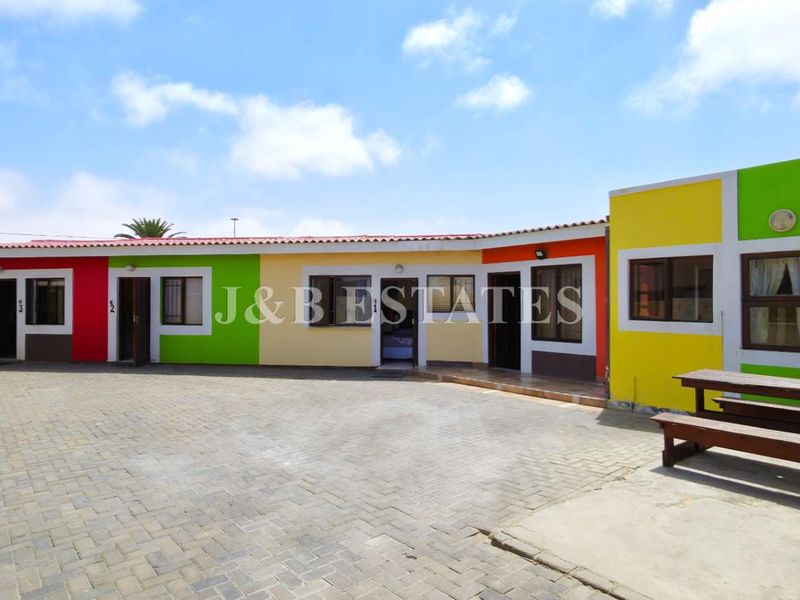 Fully Operational Guesthouse - Photo 4